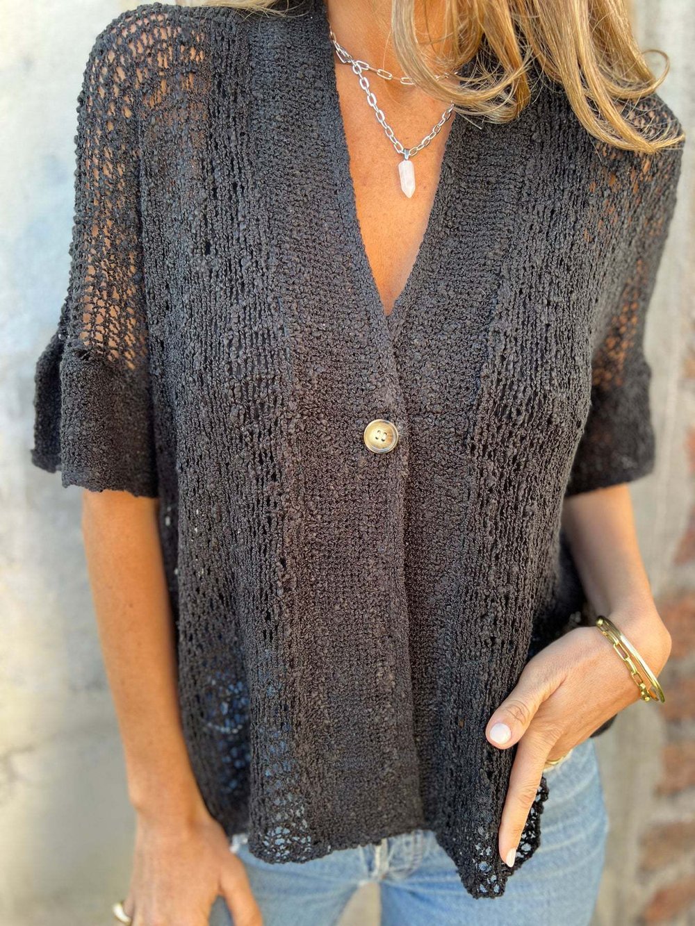 Aditha | Soft V Simplicity Blouse
